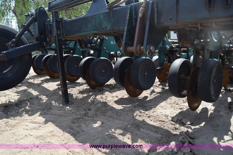 image for item H8608 Twin Diamond Strip Cat strip tiller