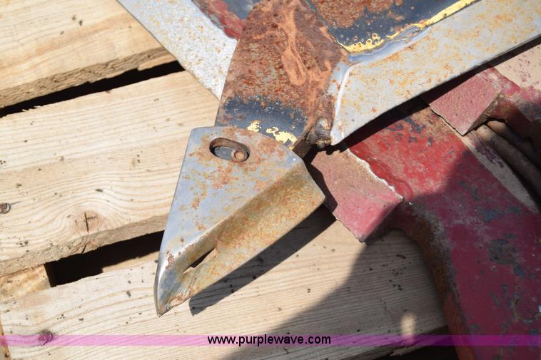 image for item H8608 Twin Diamond Strip Cat strip tiller