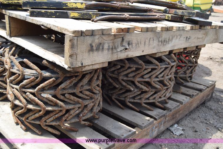 image for item H8608 Twin Diamond Strip Cat strip tiller