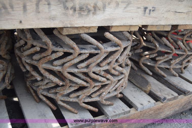 image for item H8608 Twin Diamond Strip Cat strip tiller