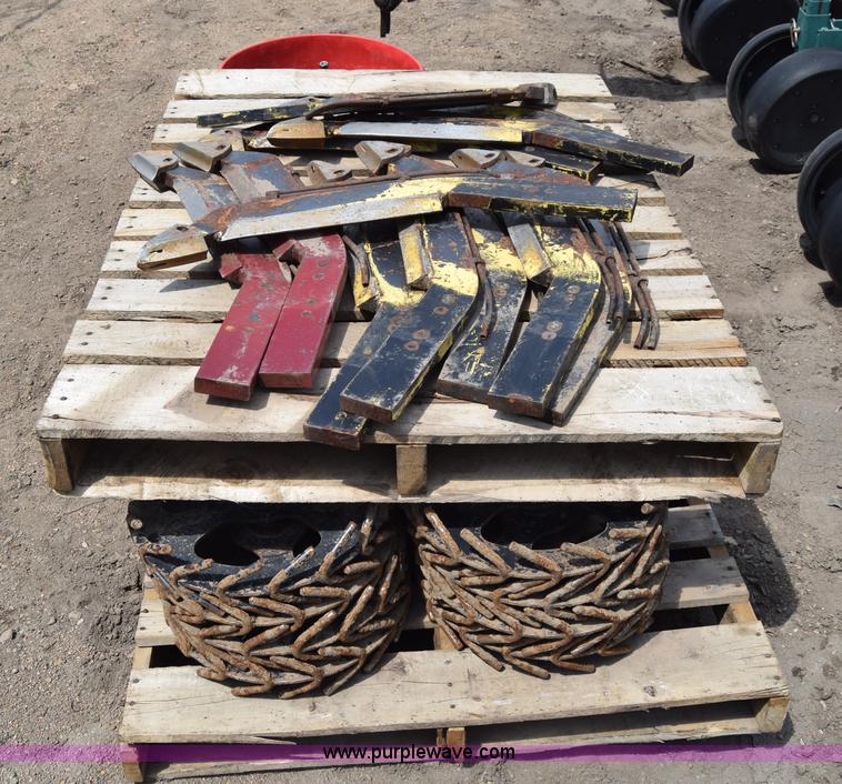 image for item H8608 Twin Diamond Strip Cat strip tiller