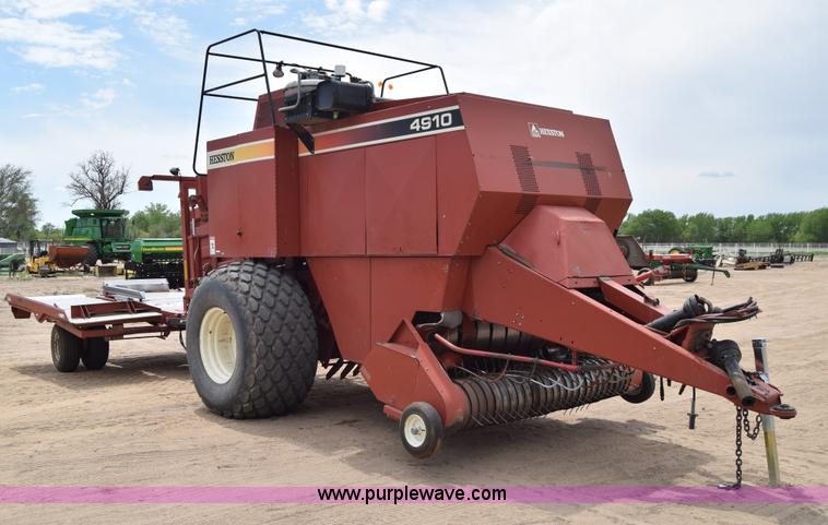 image for item H8616 2002 Hesston 4910 large square baler