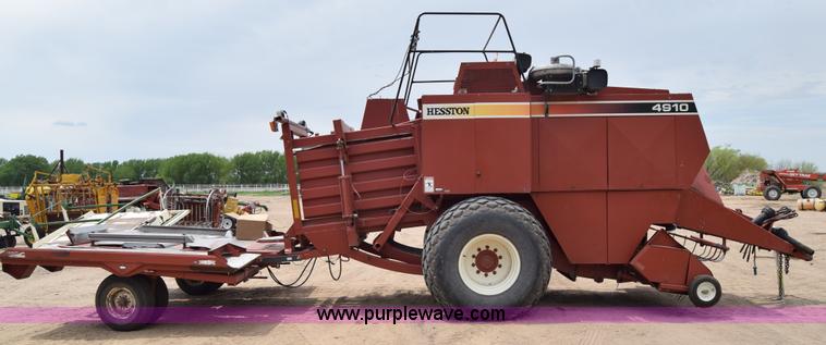image for item H8616 2002 Hesston 4910 large square baler