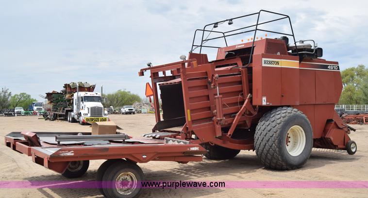 image for item H8616 2002 Hesston 4910 large square baler