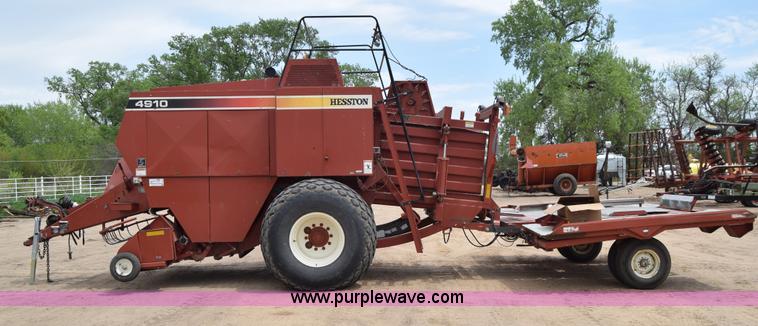 image for item H8616 2002 Hesston 4910 large square baler