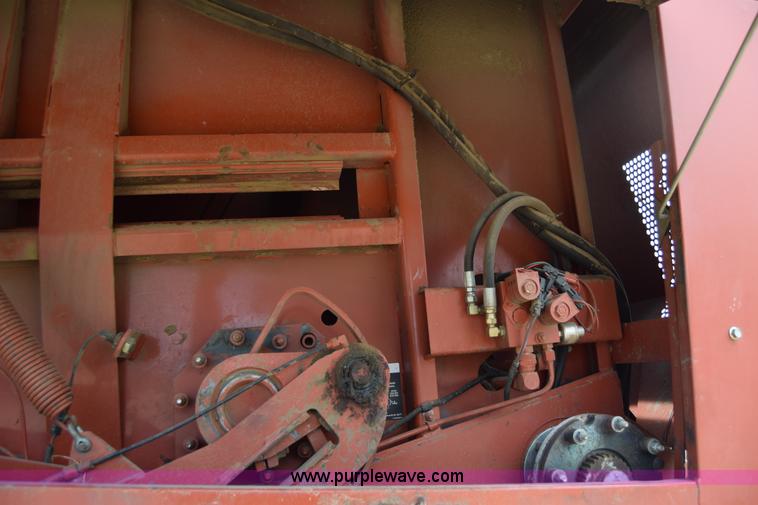 image for item H8616 2002 Hesston 4910 large square baler