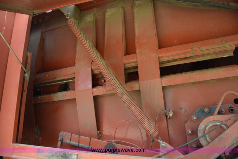 image for item H8616 2002 Hesston 4910 large square baler