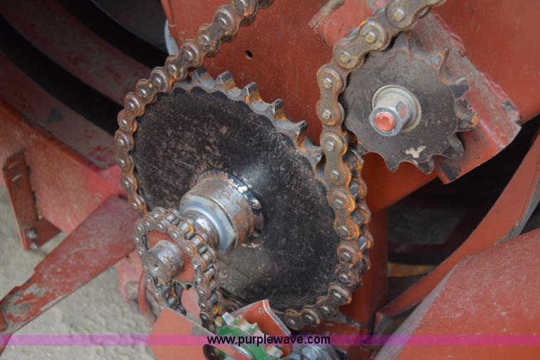 image for item H8616 2002 Hesston 4910 large square baler