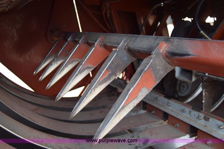 image for item H8616 2002 Hesston 4910 large square baler