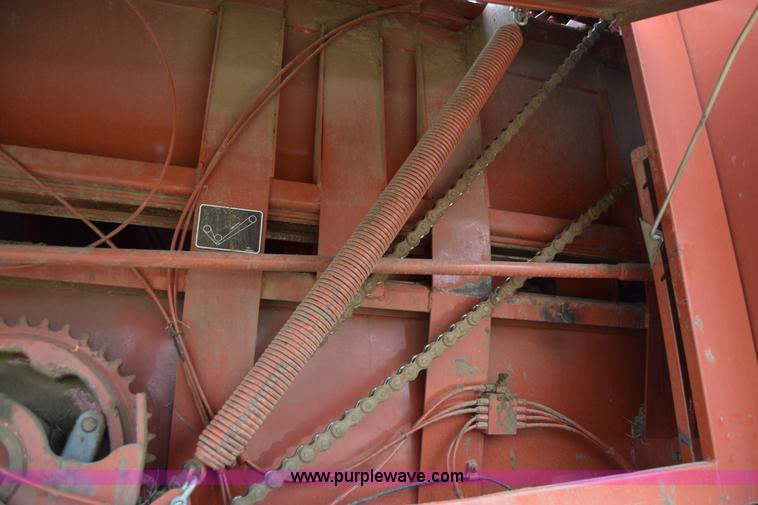 image for item H8616 2002 Hesston 4910 large square baler