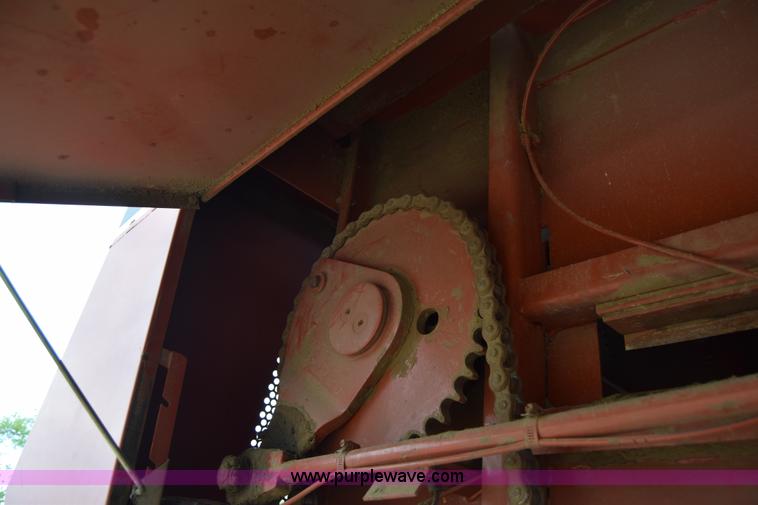 image for item H8616 2002 Hesston 4910 large square baler