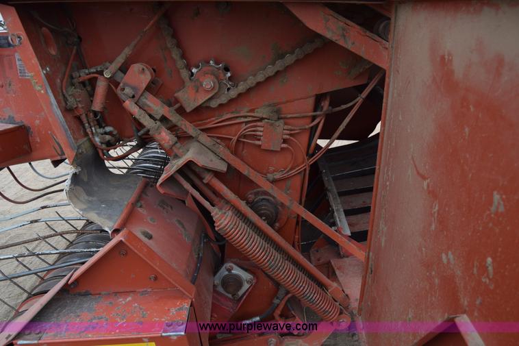 image for item H8616 2002 Hesston 4910 large square baler