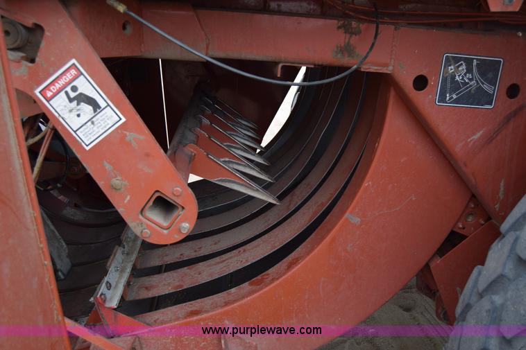 image for item H8616 2002 Hesston 4910 large square baler