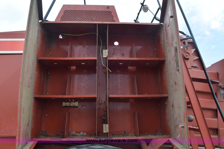 image for item H8616 2002 Hesston 4910 large square baler