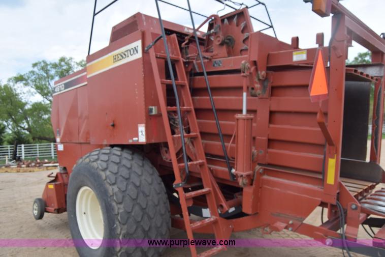 image for item H8616 2002 Hesston 4910 large square baler