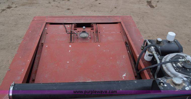 image for item H8616 2002 Hesston 4910 large square baler