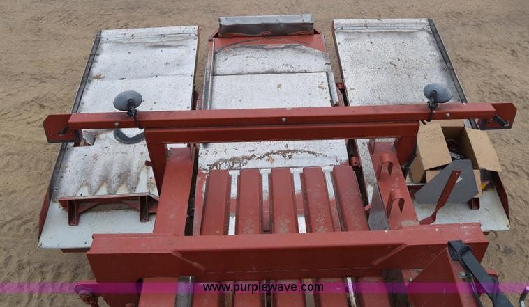 image for item H8616 2002 Hesston 4910 large square baler