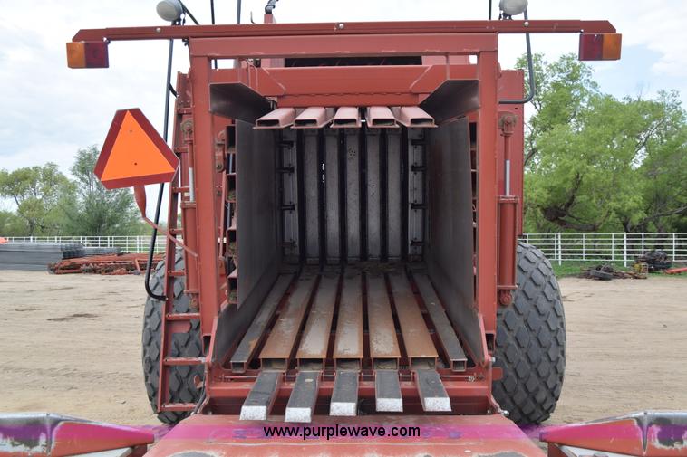 image for item H8616 2002 Hesston 4910 large square baler