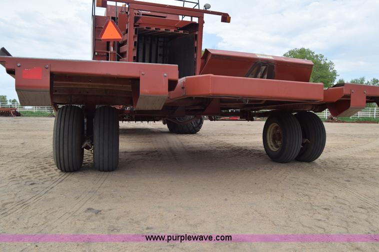 image for item H8616 2002 Hesston 4910 large square baler