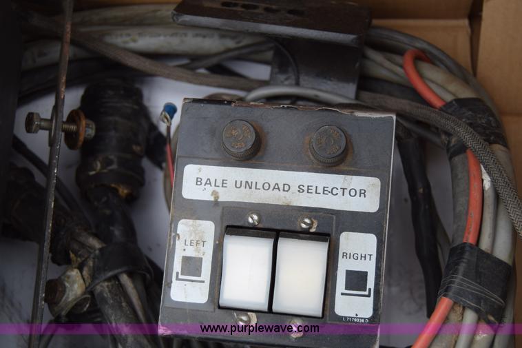 image for item H8616 2002 Hesston 4910 large square baler