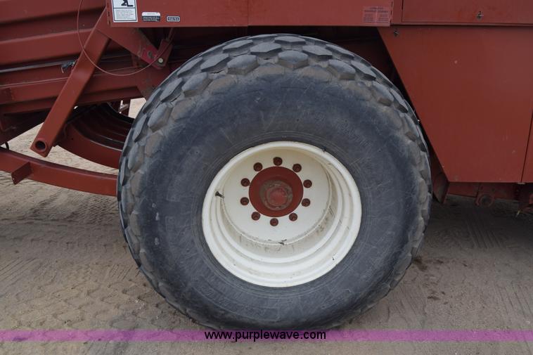 image for item H8616 2002 Hesston 4910 large square baler