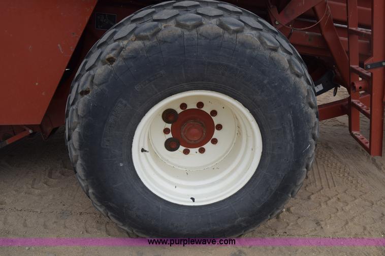 image for item H8616 2002 Hesston 4910 large square baler