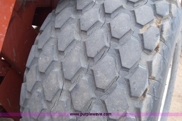 image for item H8616 2002 Hesston 4910 large square baler