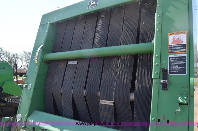 image for item H8619 1998 John Deere 566 round baler