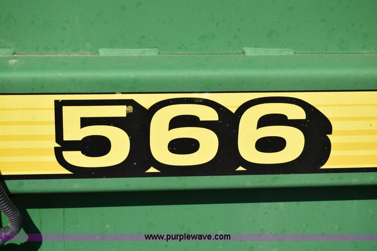 image for item H8619 1998 John Deere 566 round baler
