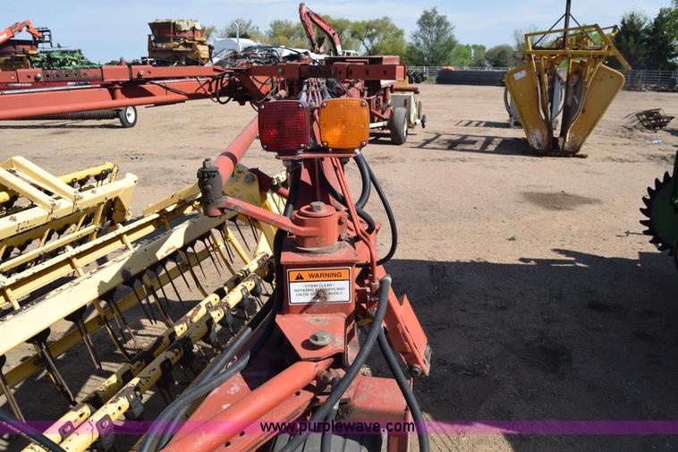 image for item H8620 New Holland 216 twin fold rake