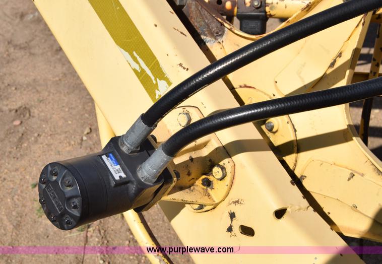 image for item H8620 New Holland 216 twin fold rake