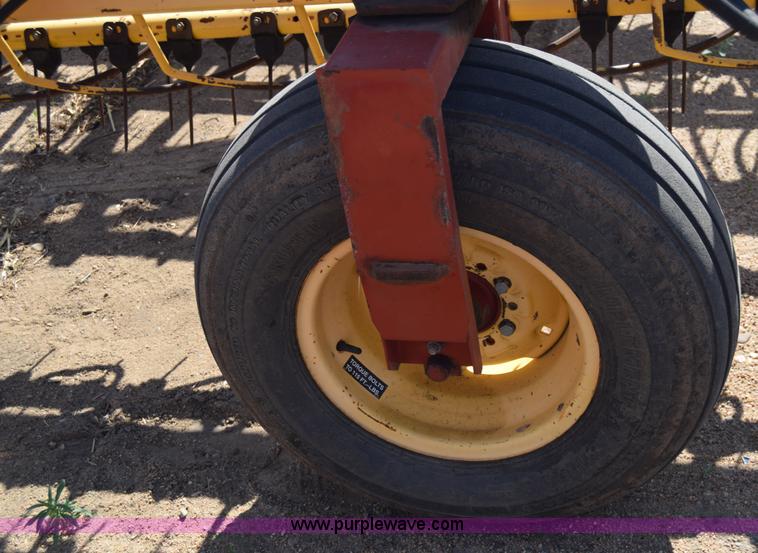 image for item H8620 New Holland 216 twin fold rake