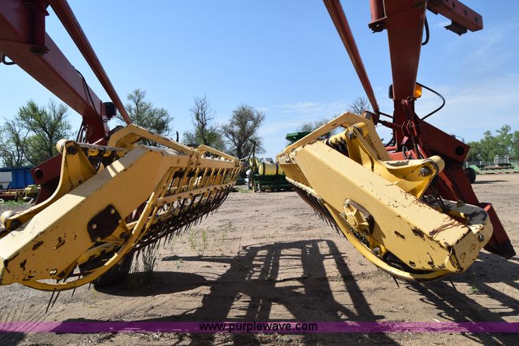 image for item H8620 New Holland 216 twin fold rake