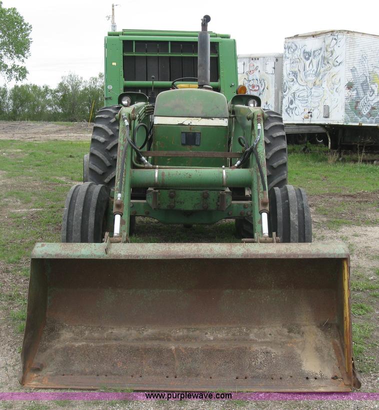 image for item H8648 John Deere 2840 tractor