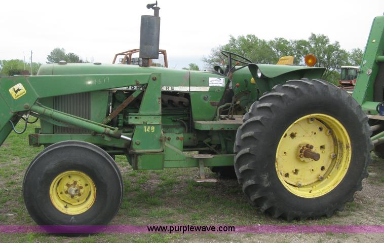 image for item H8648 John Deere 2840 tractor