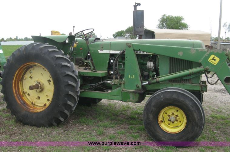 image for item H8648 John Deere 2840 tractor
