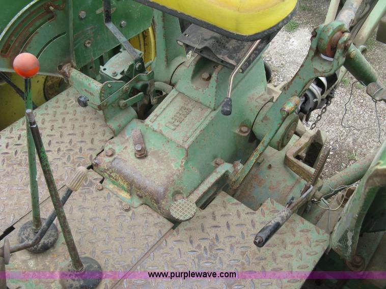 image for item H8648 John Deere 2840 tractor