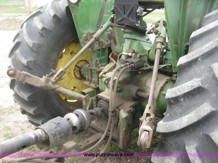 image for item H8648 John Deere 2840 tractor