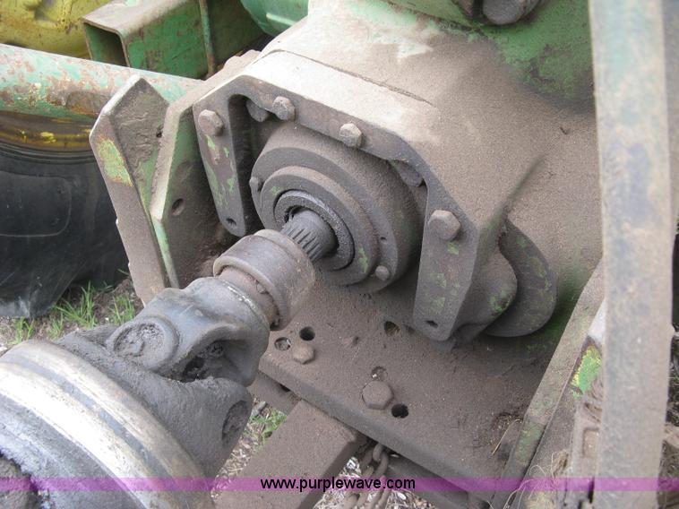 image for item H8648 John Deere 2840 tractor