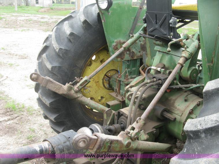 image for item H8648 John Deere 2840 tractor