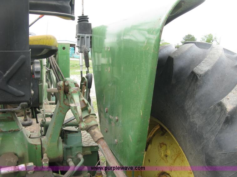 image for item H8648 John Deere 2840 tractor