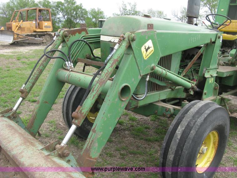 image for item H8648 John Deere 2840 tractor