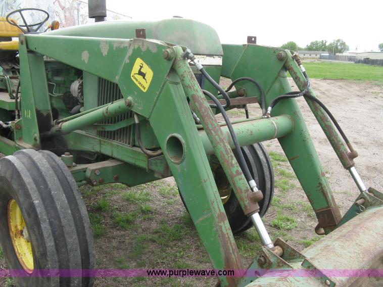 image for item H8648 John Deere 2840 tractor