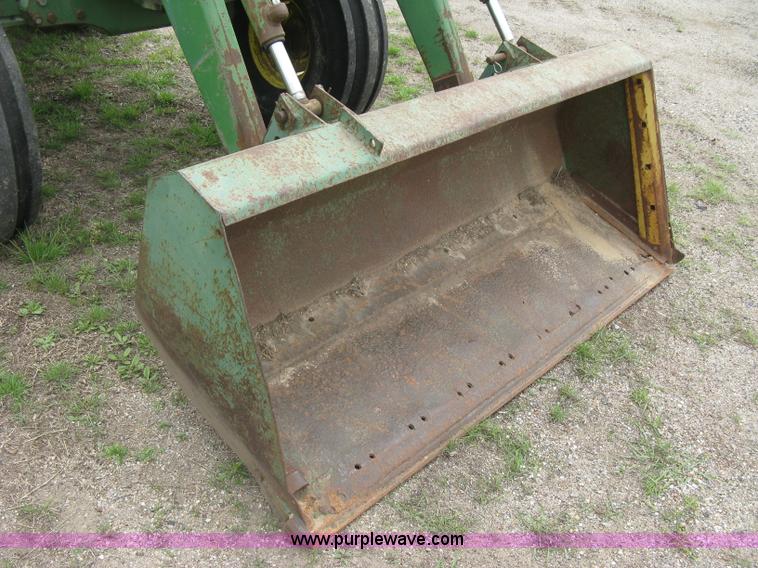 image for item H8648 John Deere 2840 tractor