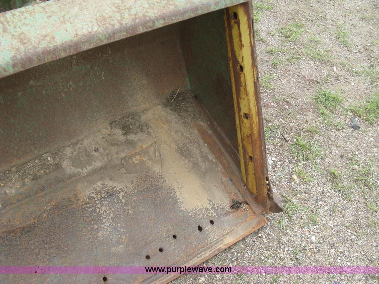 image for item H8648 John Deere 2840 tractor