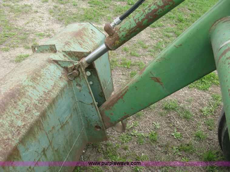 image for item H8648 John Deere 2840 tractor