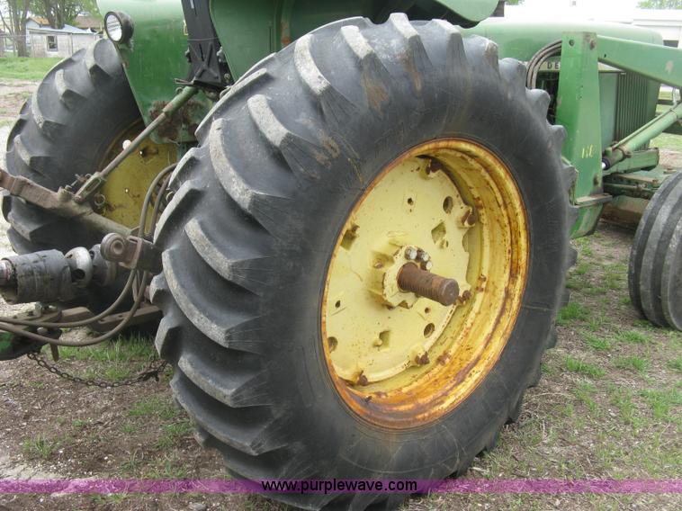image for item H8648 John Deere 2840 tractor