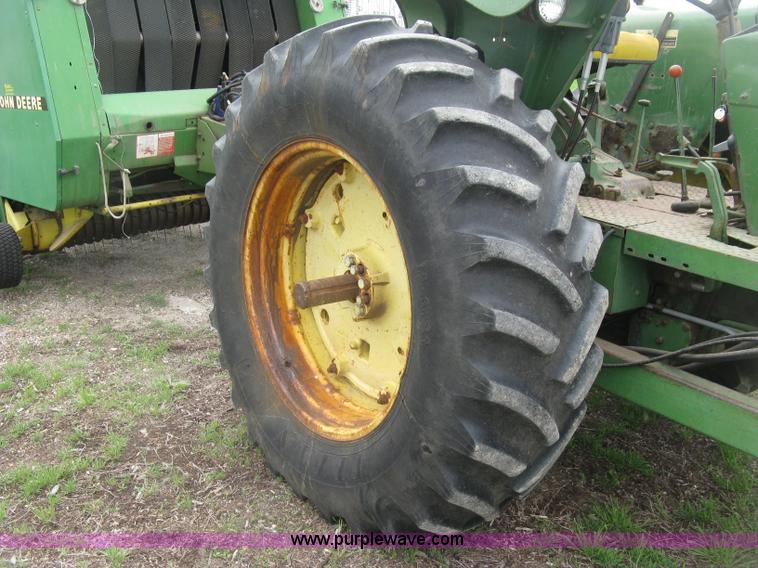 image for item H8648 John Deere 2840 tractor