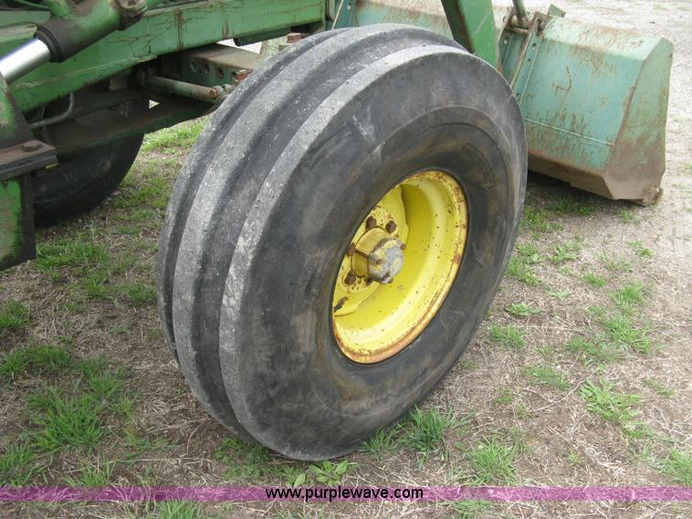 image for item H8648 John Deere 2840 tractor