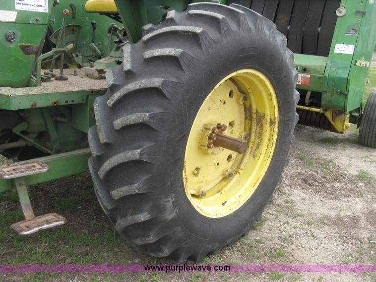 image for item H8648 John Deere 2840 tractor